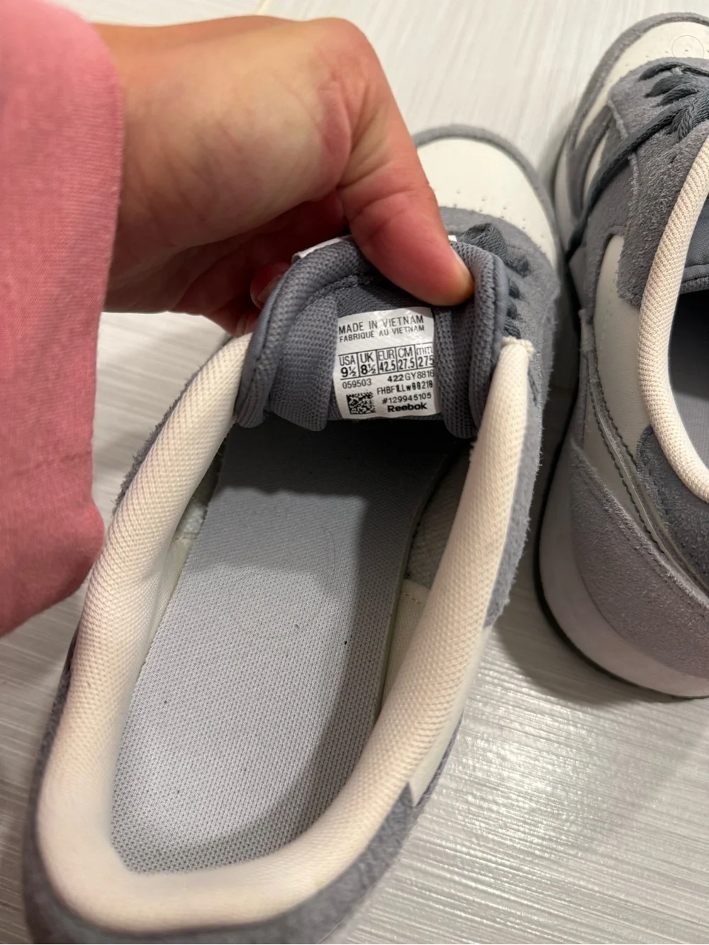 Reebok Men's Gray and White Classic Low-Top Sneakers